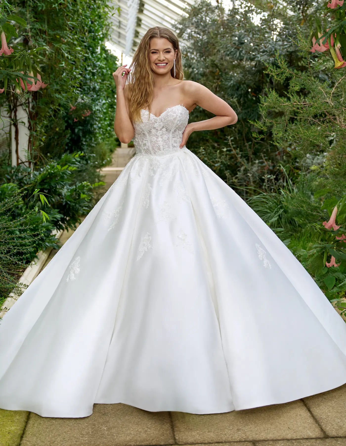 DingJiDress a voluminous mikado ballgown with beaded lace